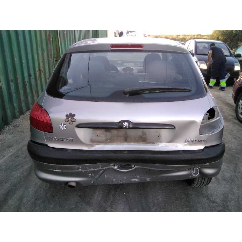 peugeot 206 berlina del año 2001