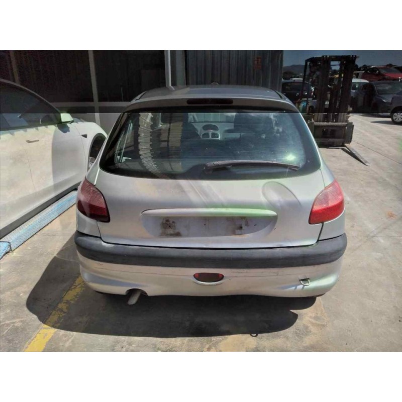 peugeot 206 berlina del año 2004