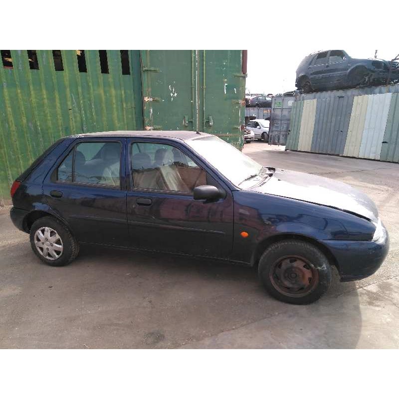 ford fiesta berlina del año 1998