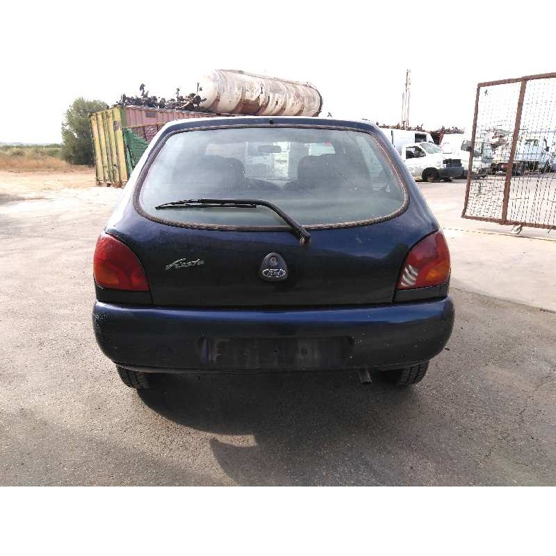 ford fiesta berlina del año 1998