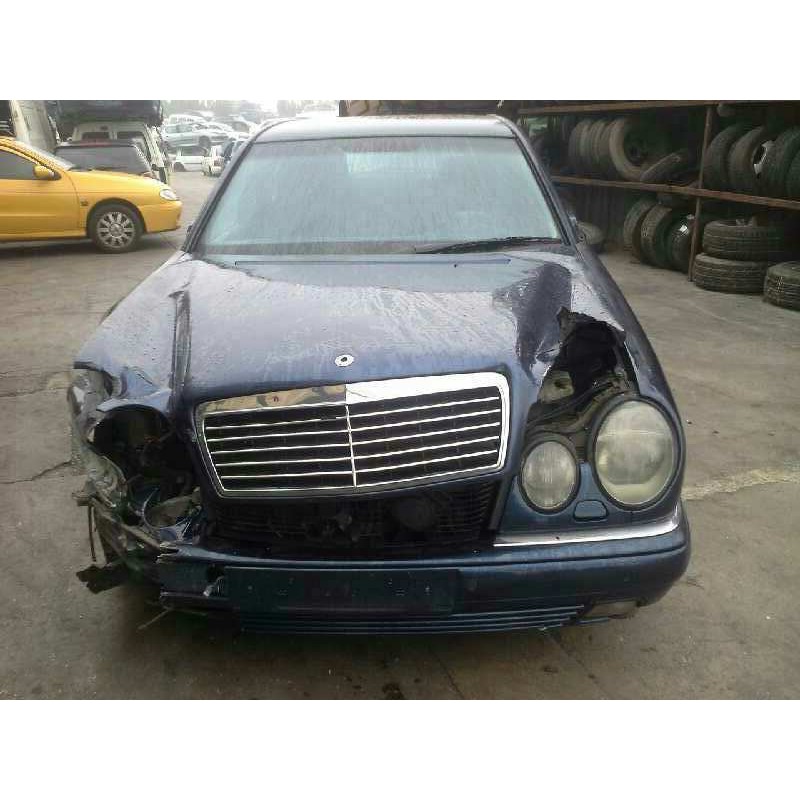 mercedes-benz clase e (w210) berlina del año 1999