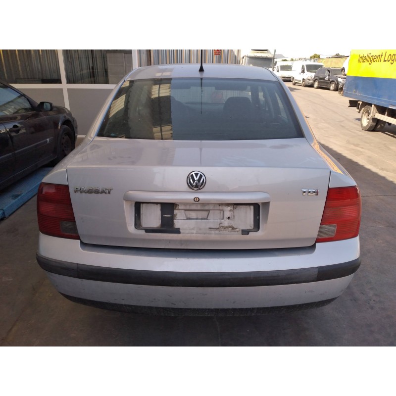 volkswagen passat berlina (3b2) del año 1999