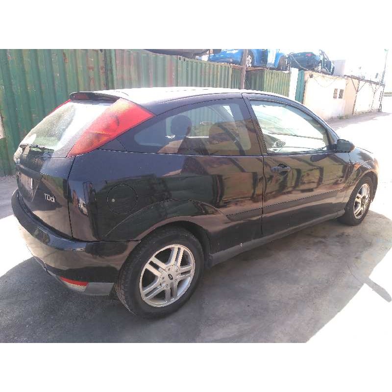 ford focus berlina (cak) del año 2001