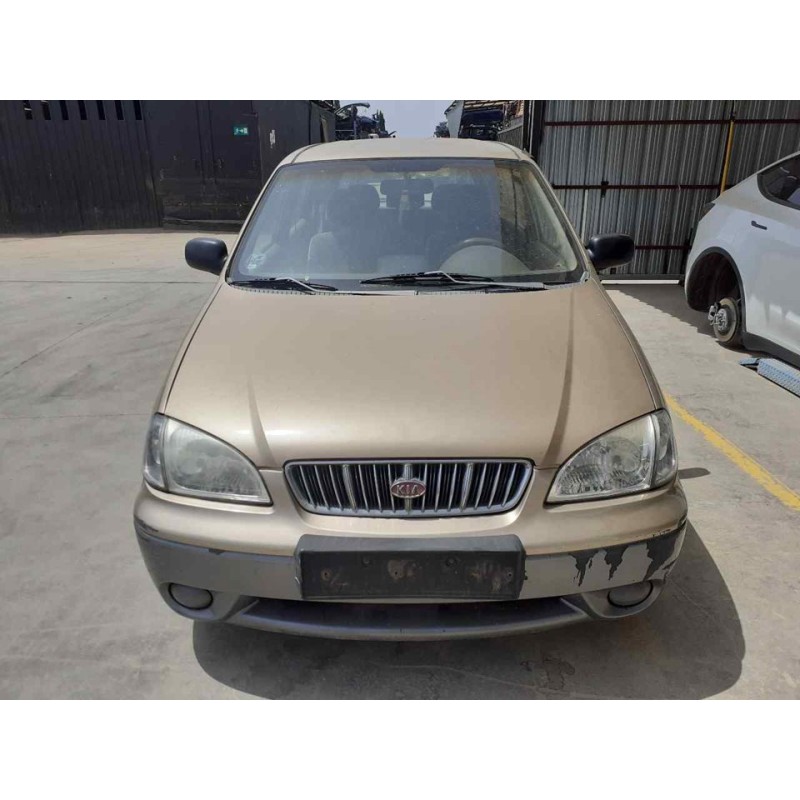 kia carens del año 2001
