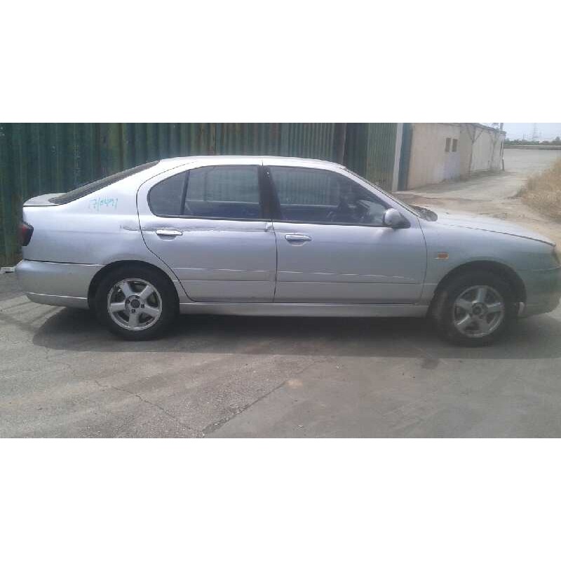 nissan primera berlina (p11) del año 2001
