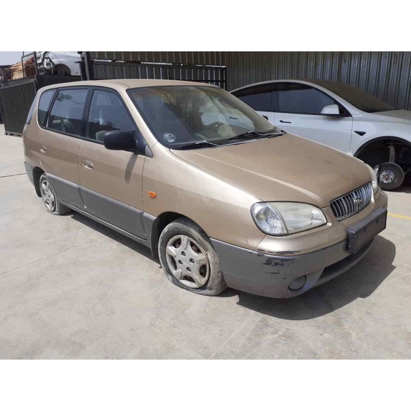 kia carens del año 2001