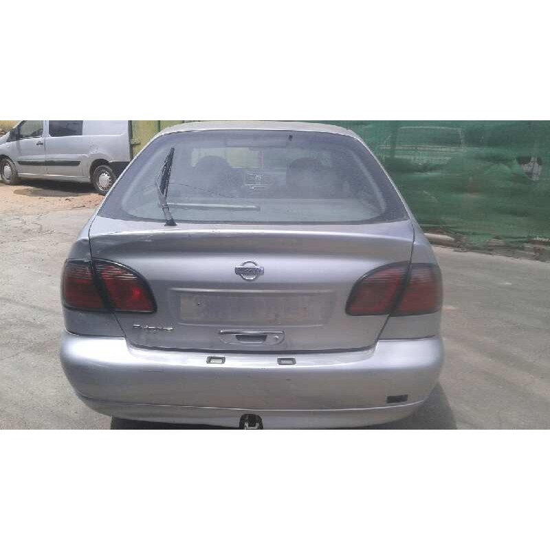 nissan primera berlina (p11) del año 2001
