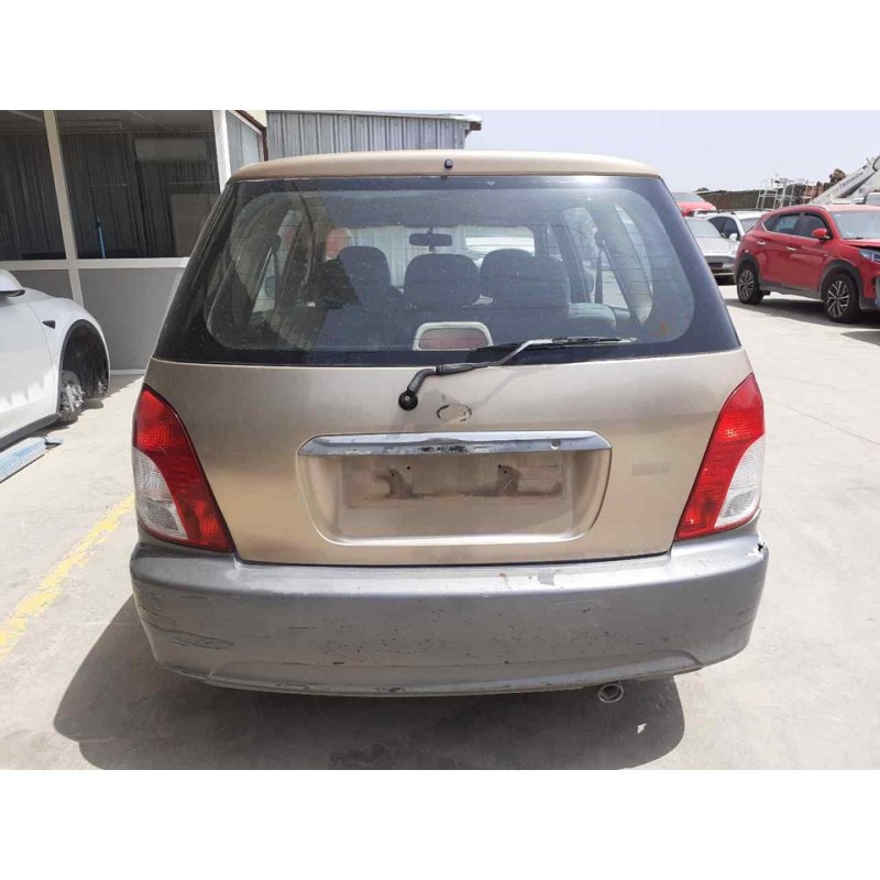 kia carens del año 2001