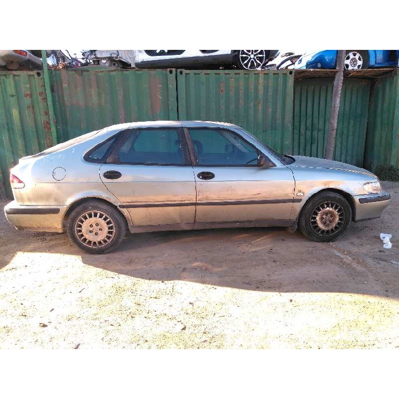 saab 9-3 berlina del año 2000