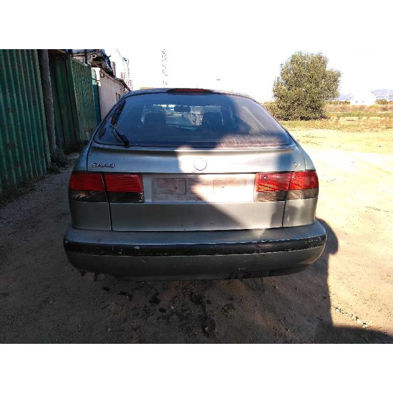 saab 9-3 berlina del año 2000