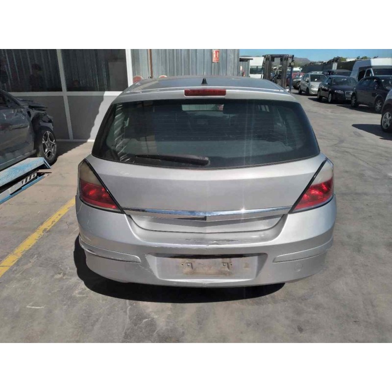 opel astra h berlina del año 2005