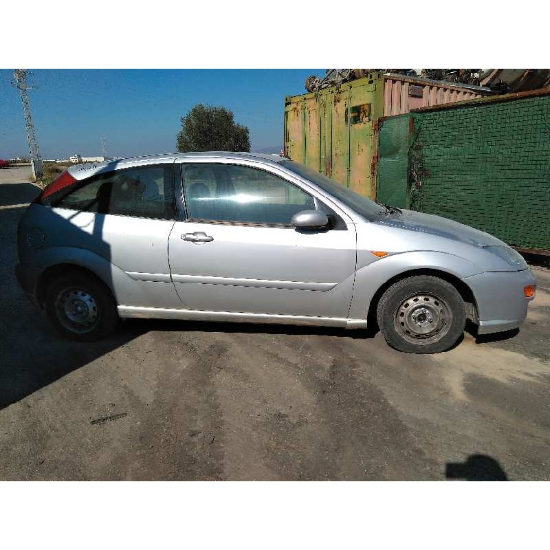 ford focus berlina (cak) del año 2001