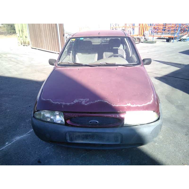 ford fiesta berlina del año 1996