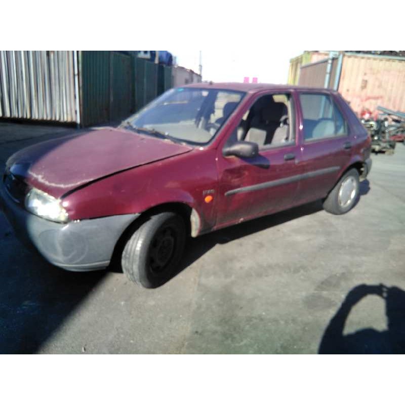 ford fiesta berlina del año 1996