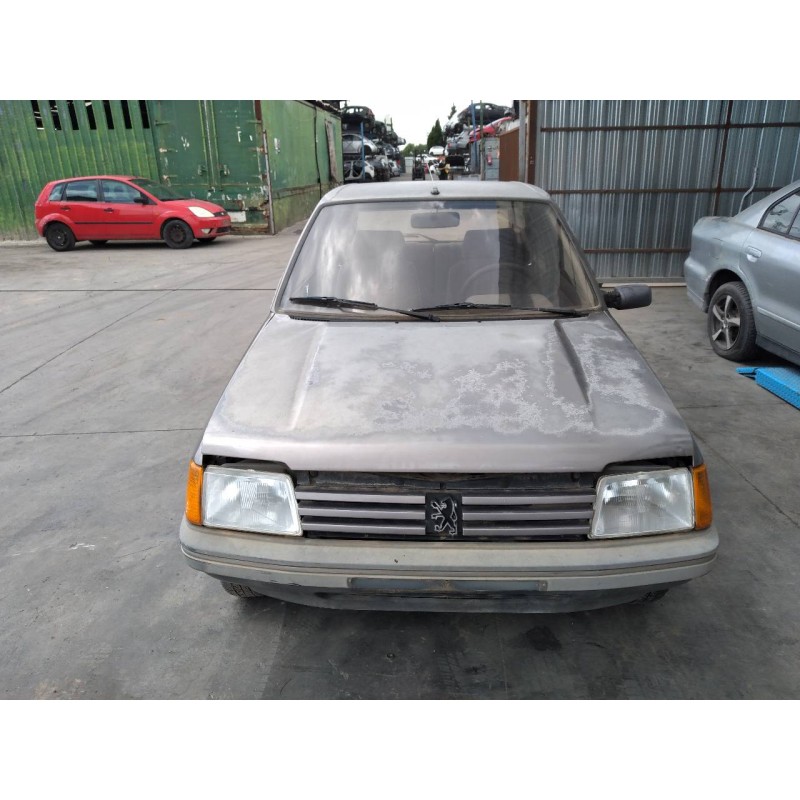 peugeot 205 berlina del año 1988