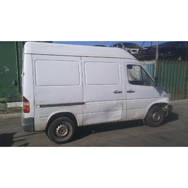 mercedes-benz sprinter 02.00  caja cerrada del año 2001
