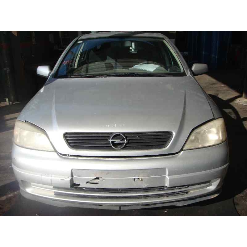 opel astra g berlina del año 2000