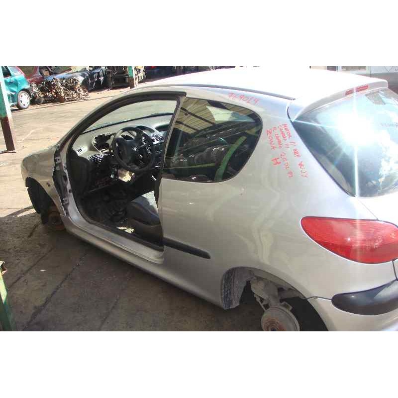 peugeot 206 berlina del año 2001