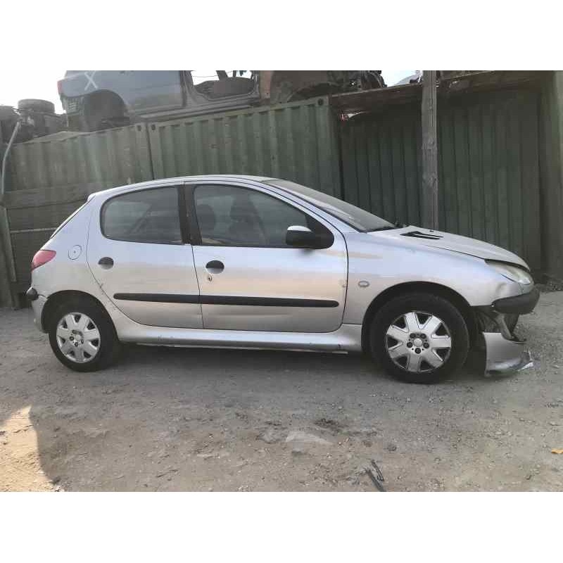 peugeot 206 berlina del año 2002