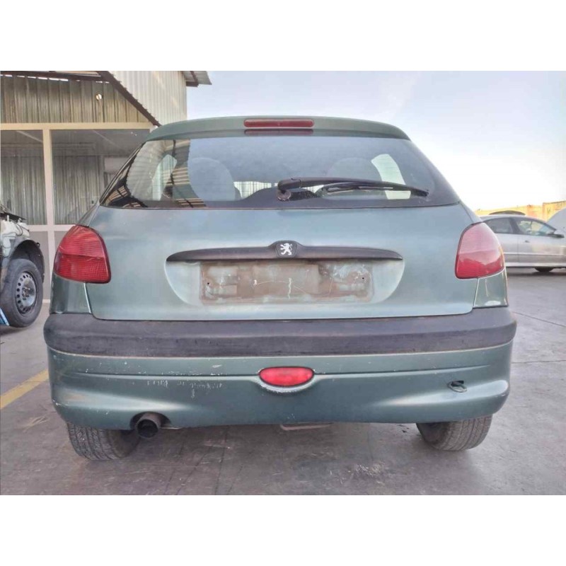 peugeot 206 berlina del año 2000