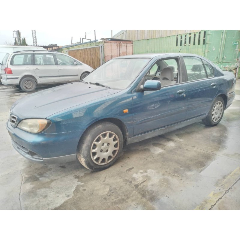 nissan primera berlina (p11) del año 2000