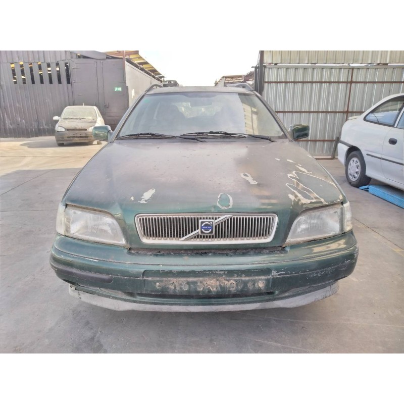 volvo v40 familiar del año 1999