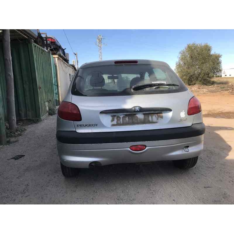 peugeot 206 berlina del año 2002
