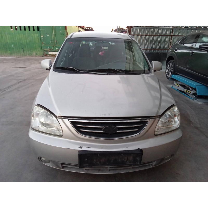 kia carens del año 2004