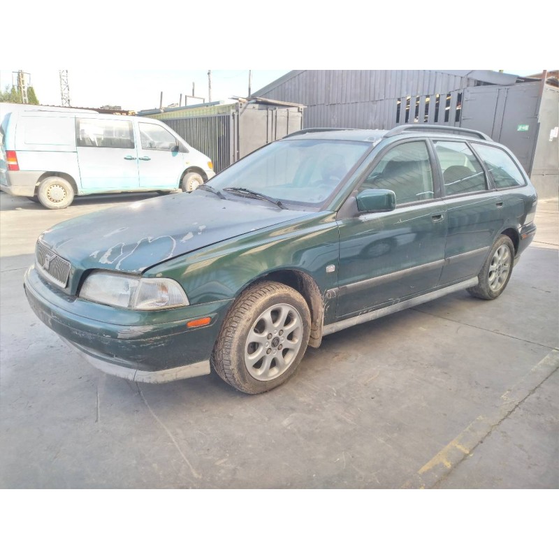 volvo v40 familiar del año 1999