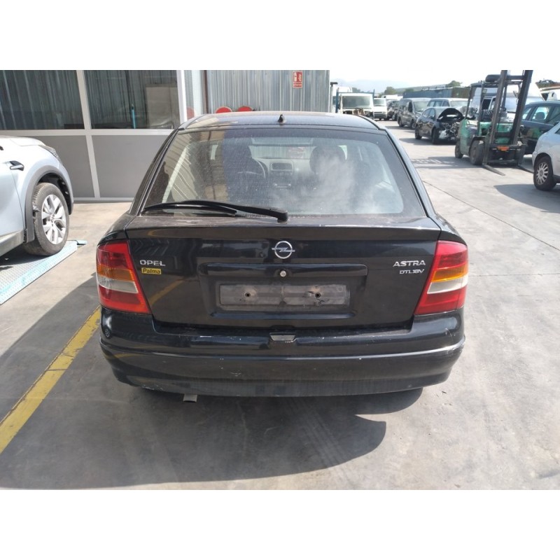 opel astra g berlina del año 2001