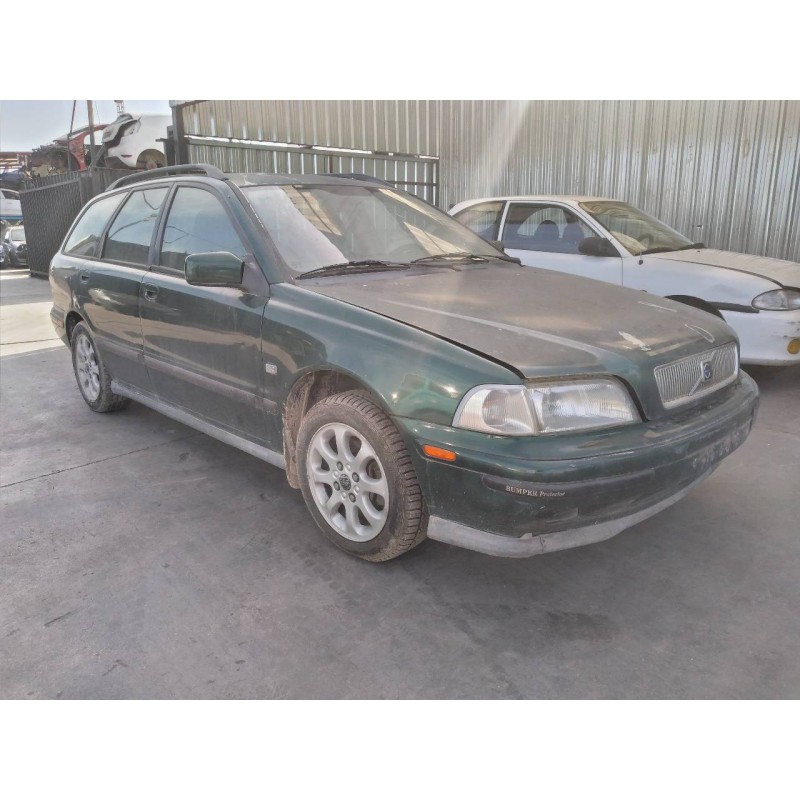 volvo v40 familiar del año 1999