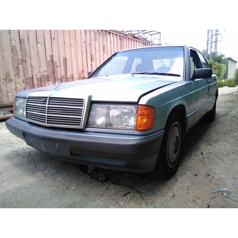 mercedes-benz clase c (w201) berlina del año 1990