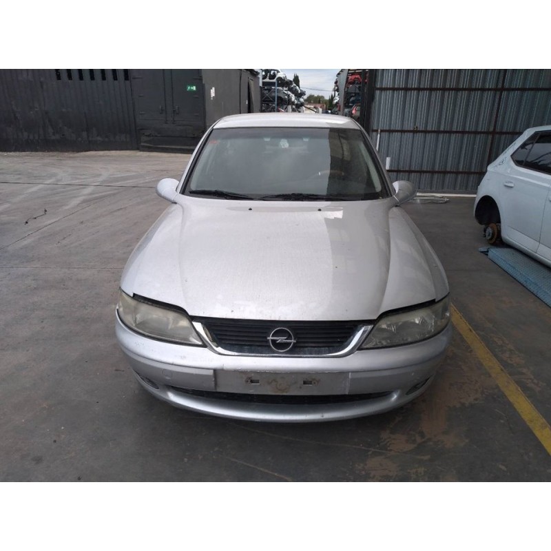 opel vectra b berlina del año 2001