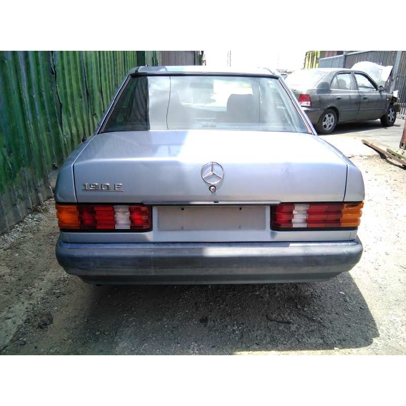 mercedes-benz clase c (w201) berlina del año 1990