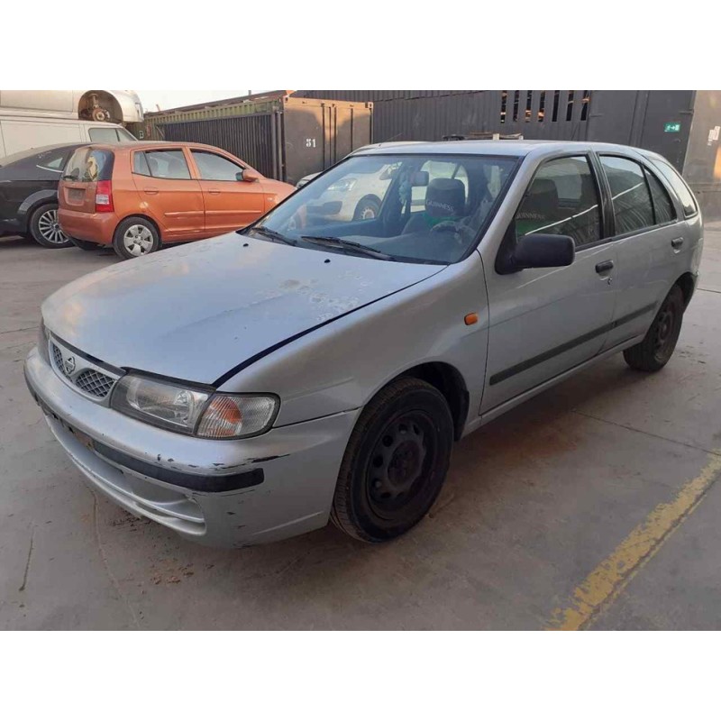 nissan almera (n15) del año 1999