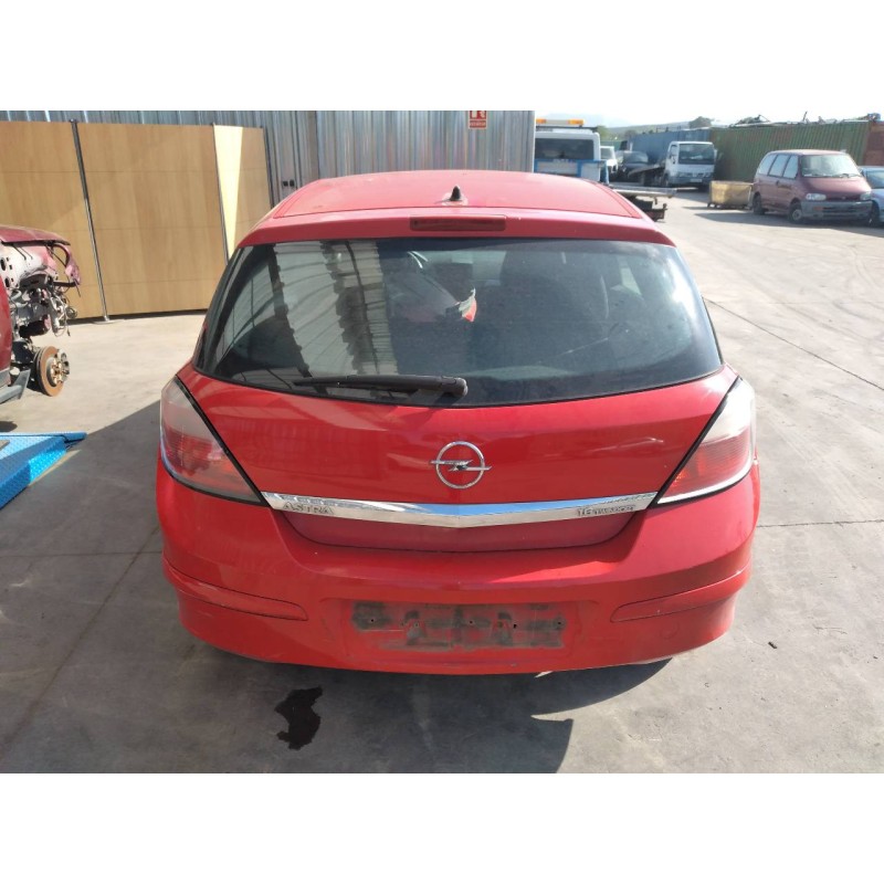 opel astra h berlina del año 2004