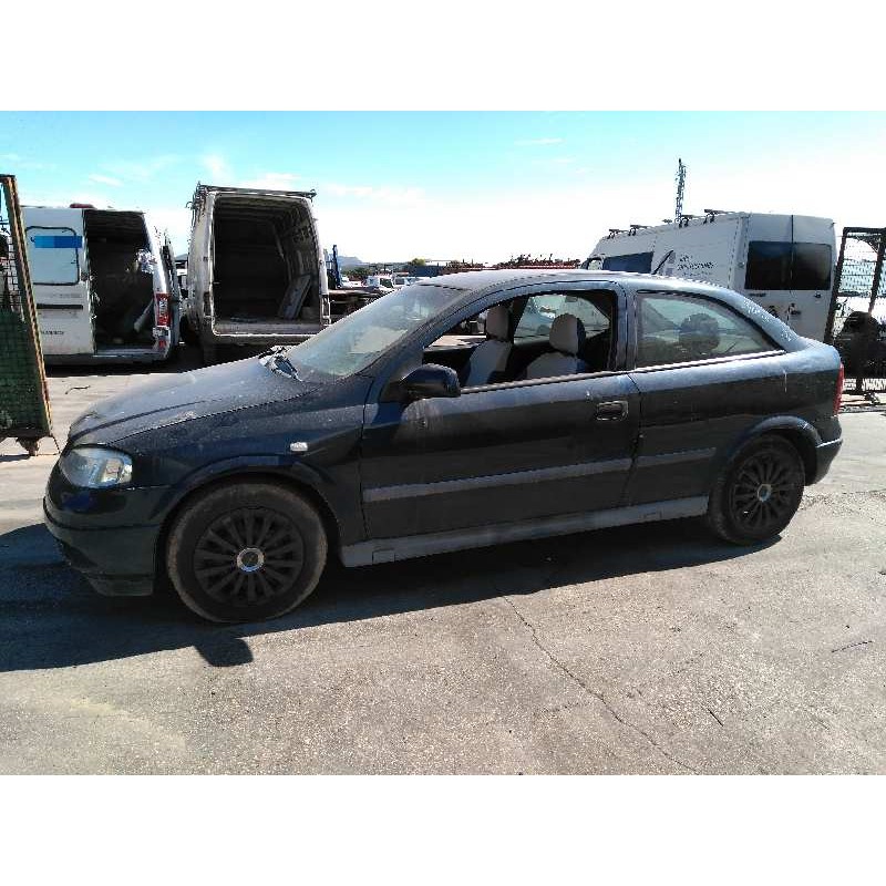 opel astra g berlina del año 2001