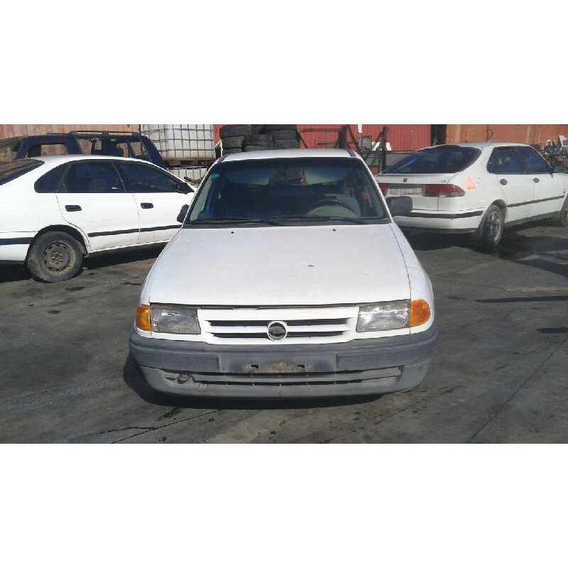 opel astra f berlina del año 1992