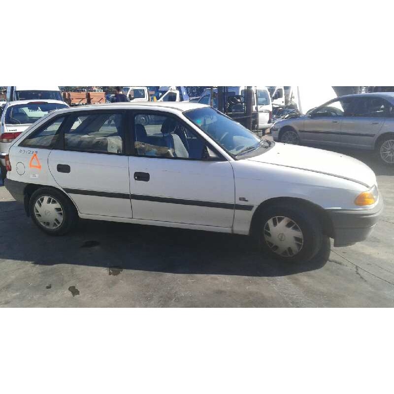 opel astra f berlina del año 1992