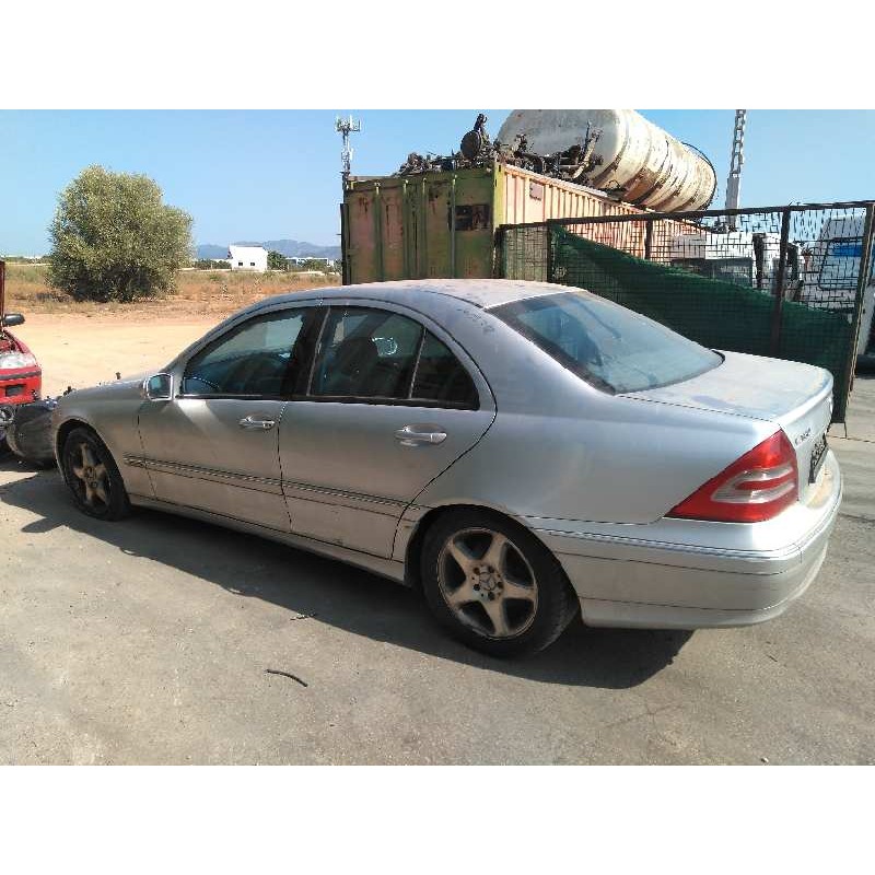 mercedes-benz clase c (w203) berlina del año 2002