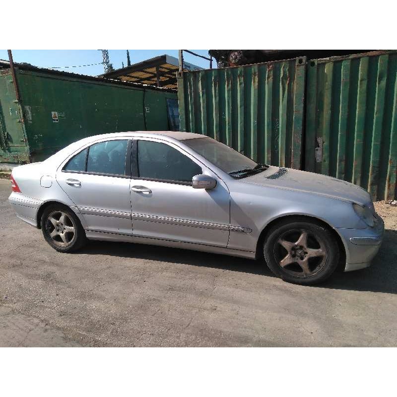 mercedes-benz clase c (w203) berlina del año 2002
