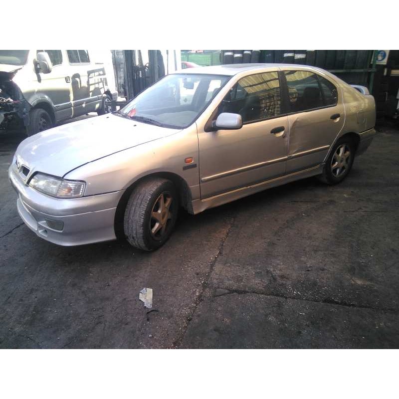 nissan primera berlina (p11) del año 1997