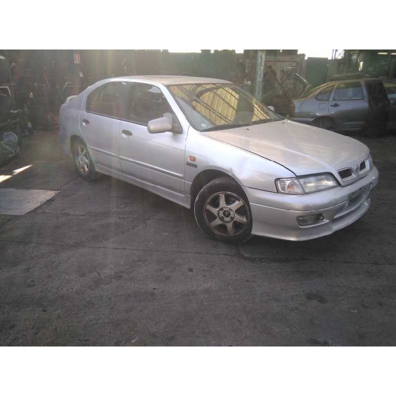 nissan primera berlina (p11) del año 1997