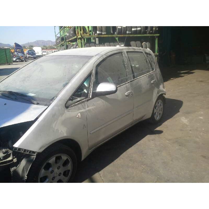 mitsubishi colt berlina 5 (z30a) del año 2005
