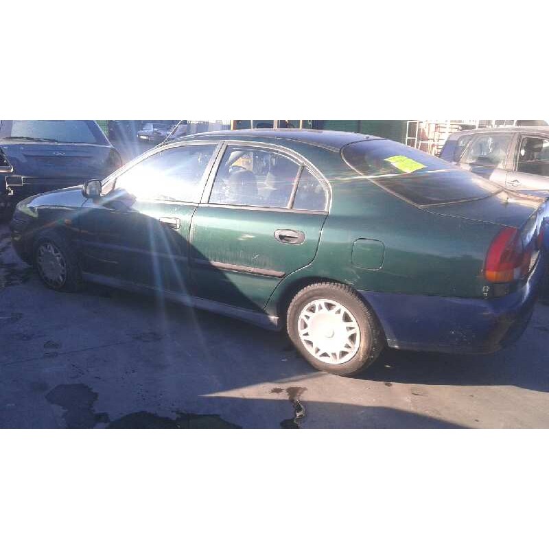 mitsubishi carisma berlina 4 (da0) del año 1997