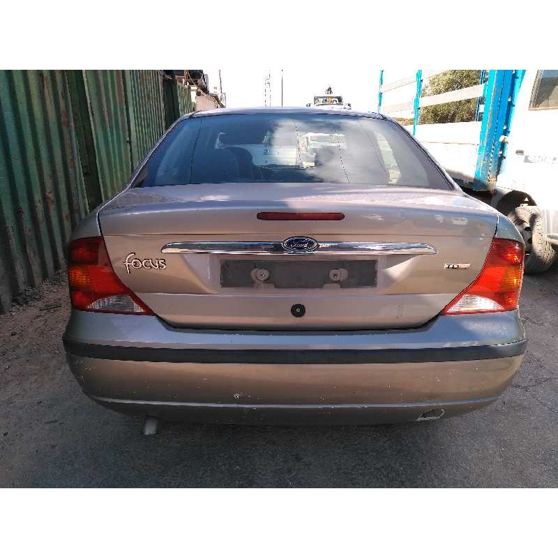 ford focus berlina (cak) del año 2003