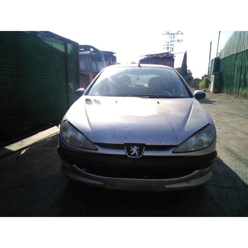 peugeot 206 berlina del año 2000