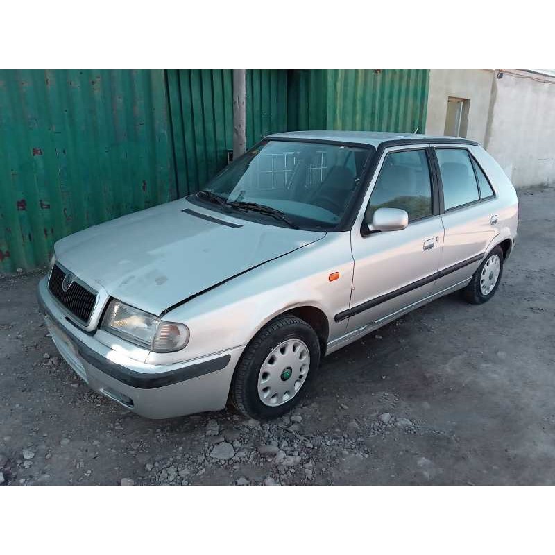 skoda felicia berlina ( 791) del año 1999