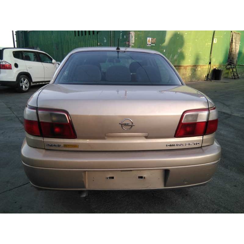 opel omega b del año 2000