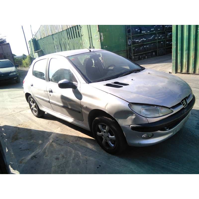 peugeot 206 berlina del año 2000